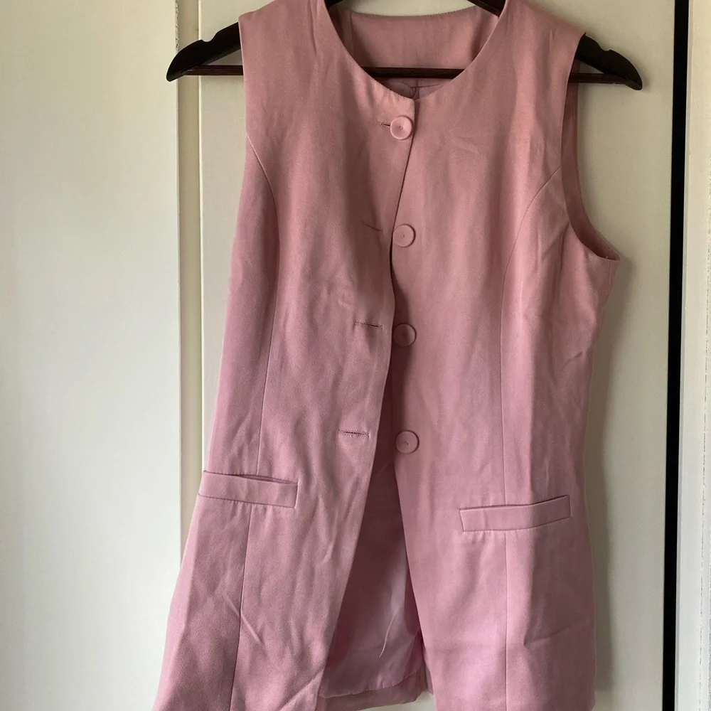 Pink Sleeveless Button-Up Vest - Picture 4 of 5